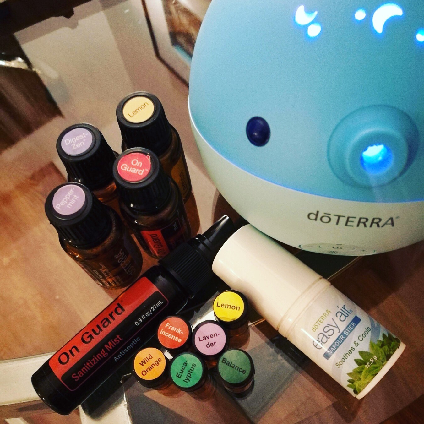 Doterra Essential Oils to travel with. Whale diffuser, on guard, digest Zen, peppermint, Onguard hand sanitiser, frankincense, lemon, wild orange, balance, Lavender, easy air vapour stick, eucalyptus essential oils, oil blends & essential oil products by Doterra. Things I took to India for 3 weeks. 